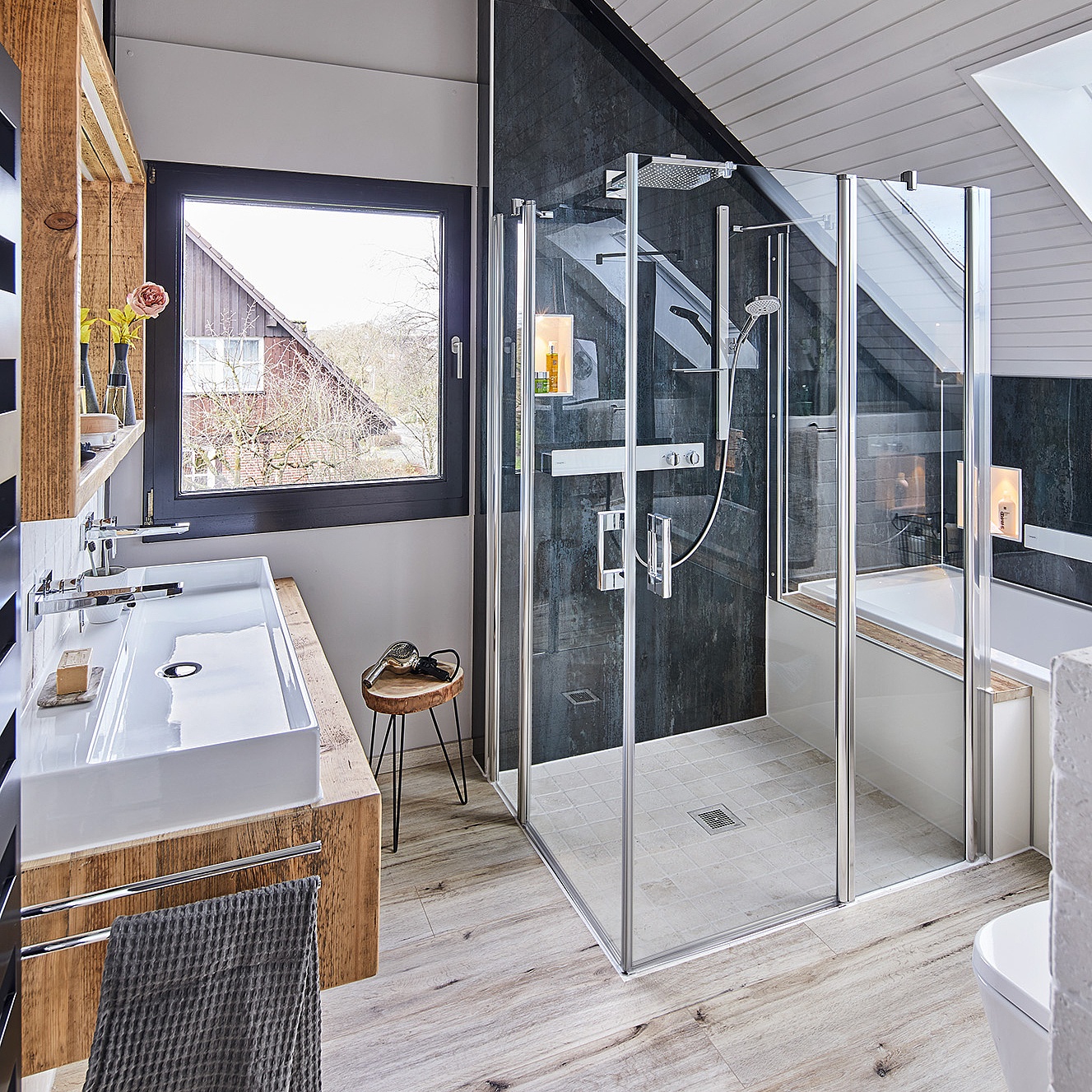 Kermi profile shower enclosure PEGA two-part corner entry (hinged doors with fixed panels) with shortened side wall on bathtub