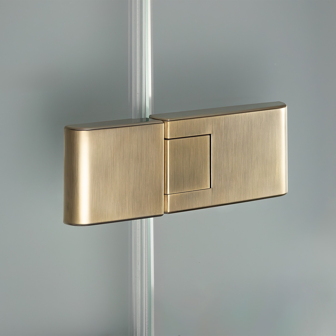 Kermi Beschlag MENA in Brushed Bronze über EXTRA