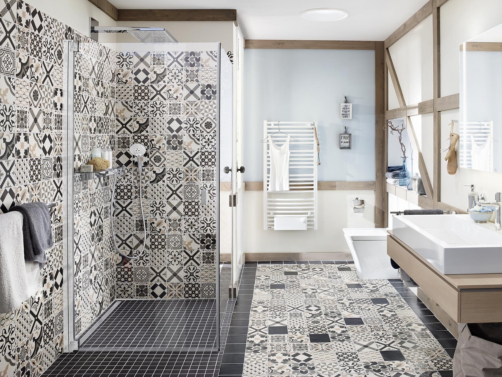 Paroi de douche Kermi Walk-In avec WALK-IN XC Wall et porte pivotante RAYA à 1 vantail via EXTRA