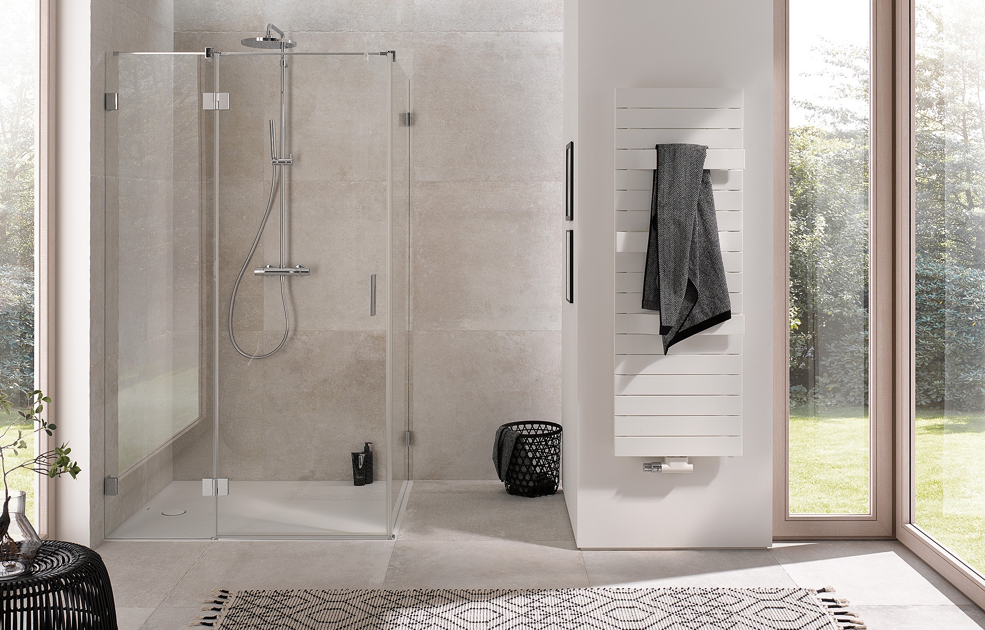 Paroi de douche à charnière Kermi avec porte battante LIGA avec élément fixe à charnières murales