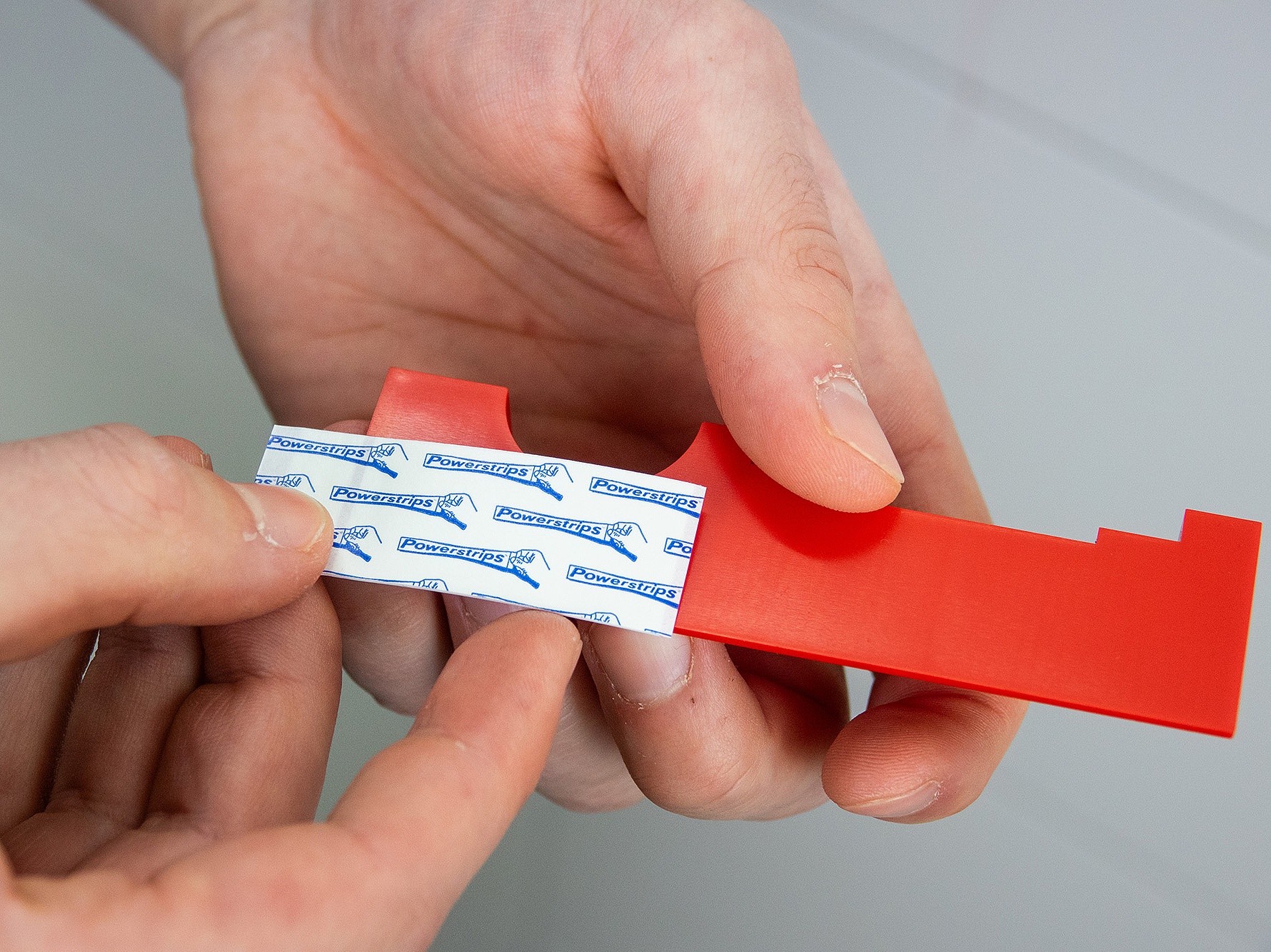 Kermi Befestigungsmöglichkeit KermiGLUE Montagehilfe