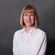 Kermi Duschdesign Mitarbeiterin Bayerer Manuela