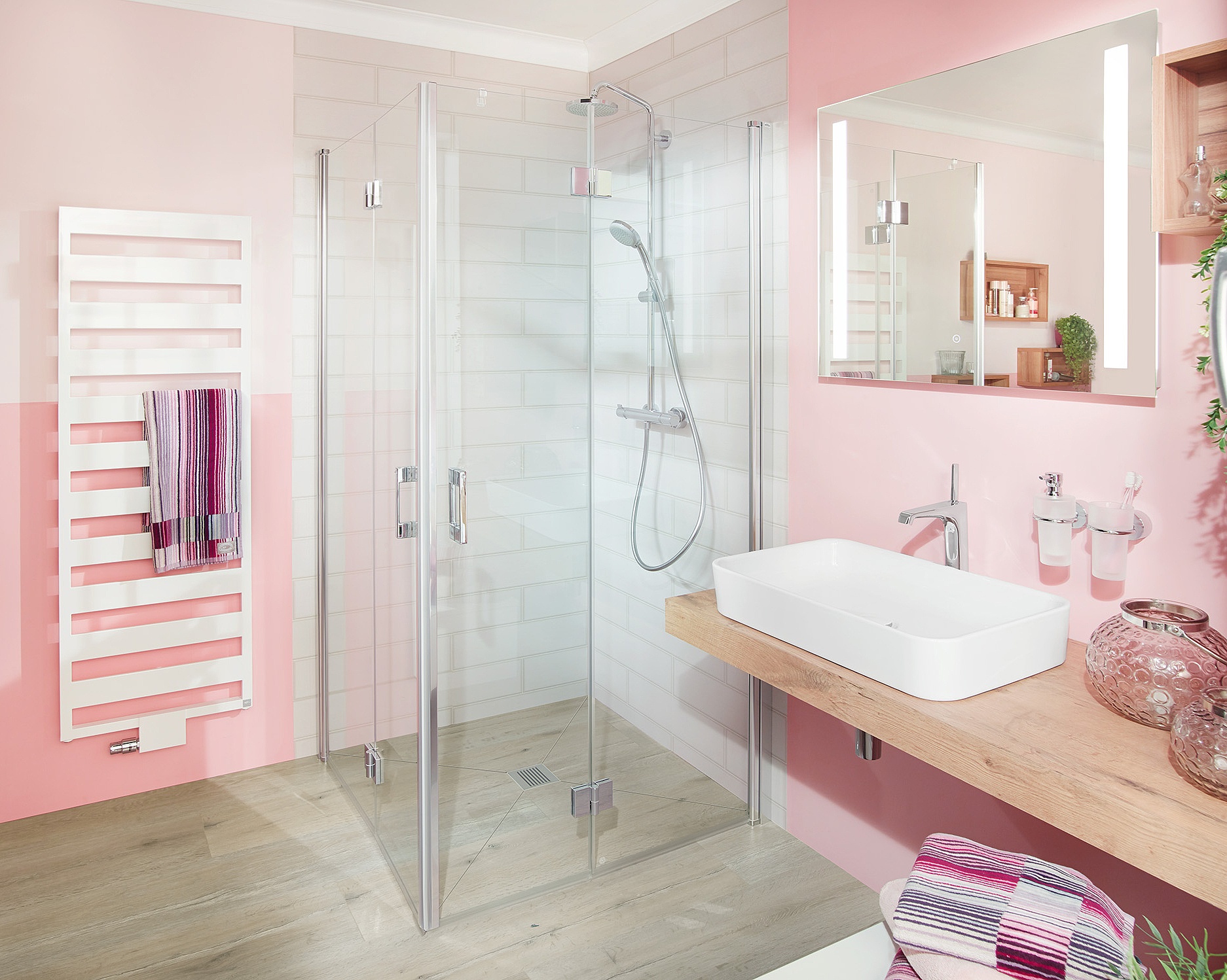 Profilowa kabina prysznicowa Kermi LIGA, wejście narożne 2-częściowe (drzwi składane) 